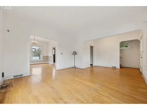2931 SE Tibbetts Street Portland OR 97202