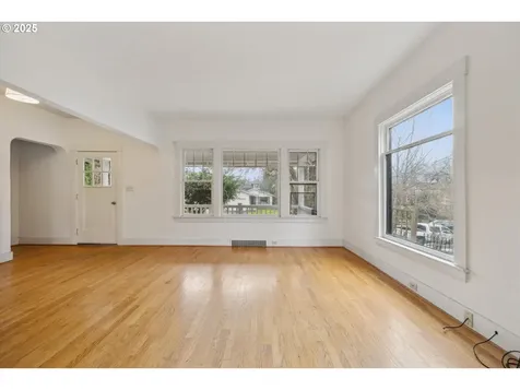 2931 SE Tibbetts Street Portland OR 97202