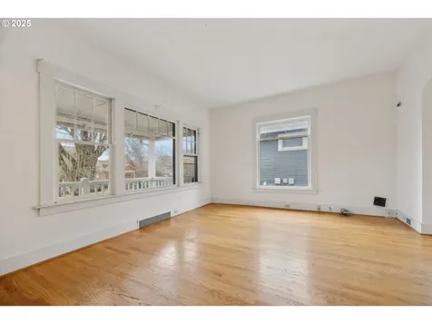 2931 SE Tibbetts Street Portland OR 97202