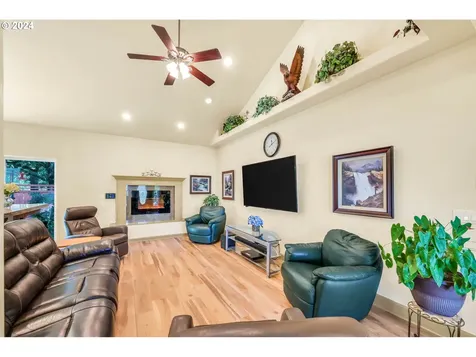88139 9th Street Veneta OR 97487
