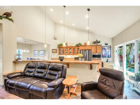 88139 9th Street Veneta OR 97487