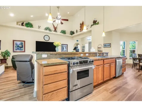 88139 9th Street Veneta OR 97487