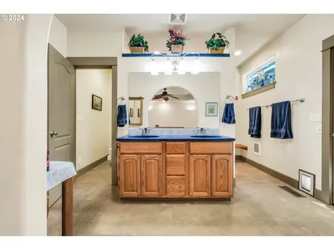 88139 9th Street Veneta OR 97487