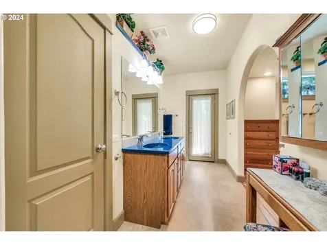 88139 9th Street Veneta OR 97487