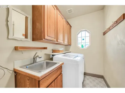 88139 9th Street Veneta OR 97487