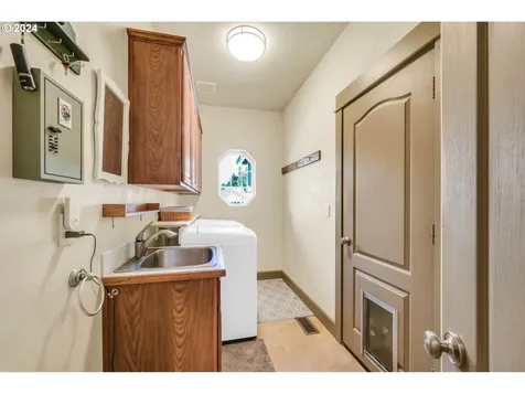 88139 9th Street Veneta OR 97487