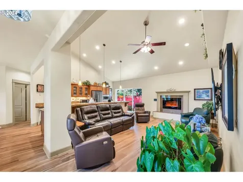 88139 9th Street Veneta OR 97487