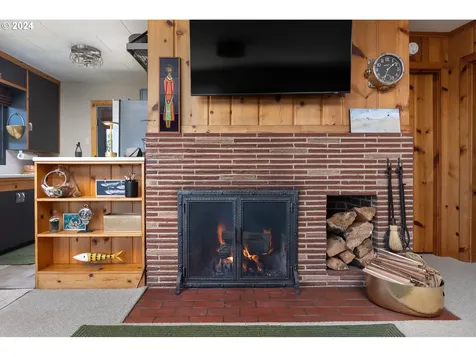 5628 Nw Jetty Avenue Lincoln City OR 97367