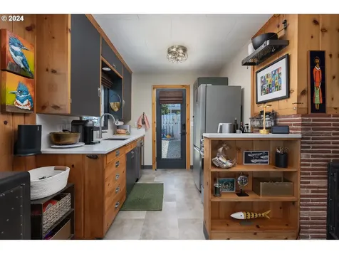 5628 Nw Jetty Avenue Lincoln City OR 97367
