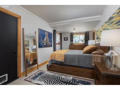 5628 Nw Jetty Avenue Lincoln City OR 97367