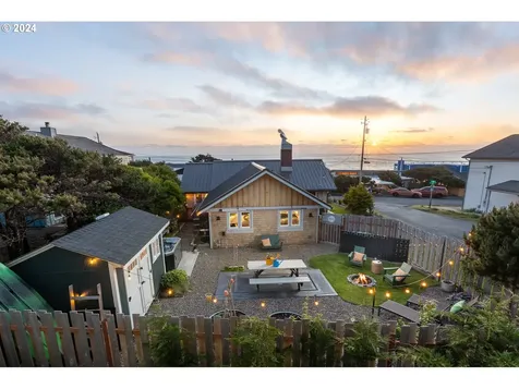 5628 Nw Jetty Avenue Lincoln City OR 97367