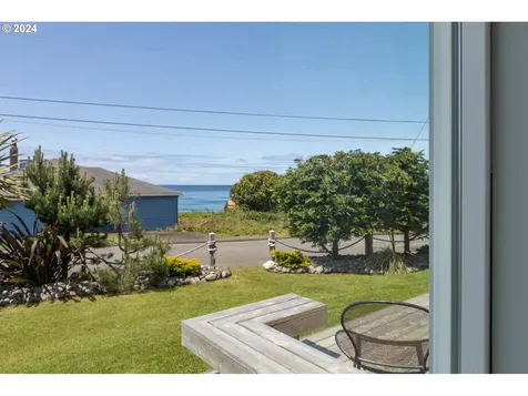5628 Nw Jetty Avenue Lincoln City OR 97367