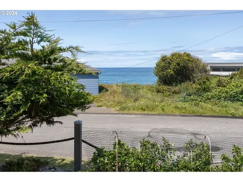 5628 Nw Jetty Avenue Lincoln City OR 97367