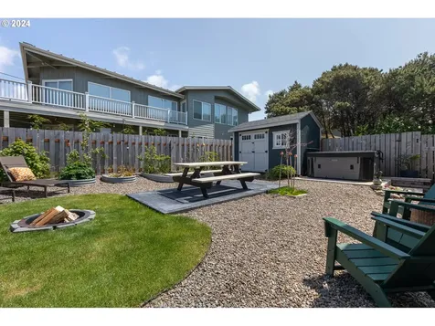 5628 Nw Jetty Avenue Lincoln City OR 97367