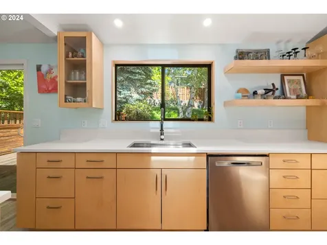 559 Sunny Hill Drive Lake Oswego OR 97034