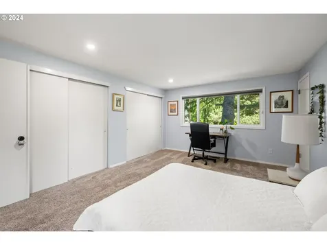 559 Sunny Hill Drive Lake Oswego OR 97034