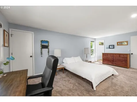 559 Sunny Hill Drive Lake Oswego OR 97034