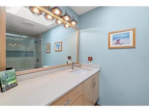 559 Sunny Hill Drive Lake Oswego OR 97034