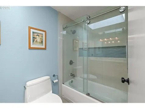 559 Sunny Hill Drive Lake Oswego OR 97034