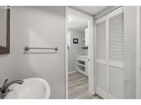 559 Sunny Hill Drive Lake Oswego OR 97034