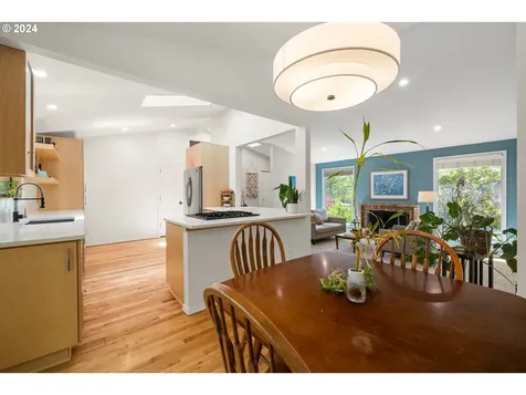 559 Sunny Hill Drive Lake Oswego OR 97034