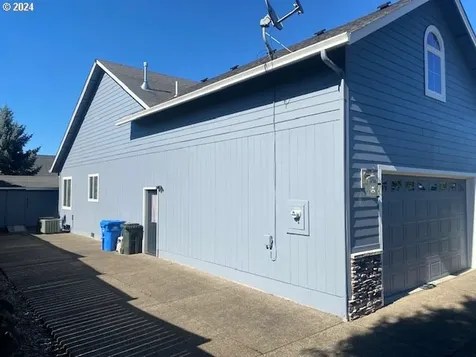 2585 Lexington Avenue Sutherlin OR 97479