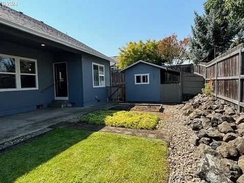 2585 Lexington Avenue Sutherlin OR 97479