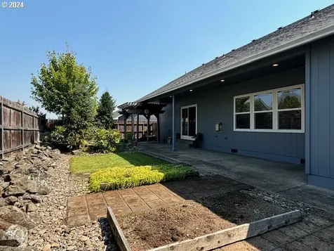 2585 Lexington Avenue Sutherlin OR 97479