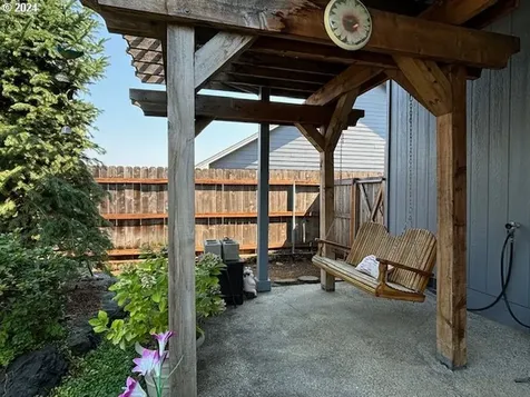 2585 Lexington Avenue Sutherlin OR 97479