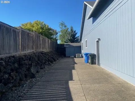 2585 Lexington Avenue Sutherlin OR 97479