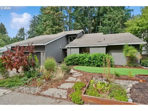 8793 SW Iroquois Drive Tualatin OR 97062
