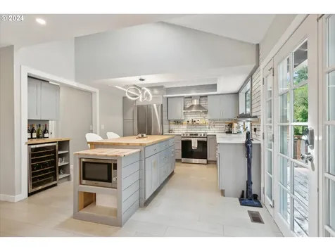 8793 SW Iroquois Drive Tualatin OR 97062