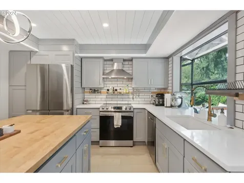 8793 SW Iroquois Drive Tualatin OR 97062