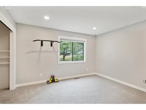 8793 SW Iroquois Drive Tualatin OR 97062