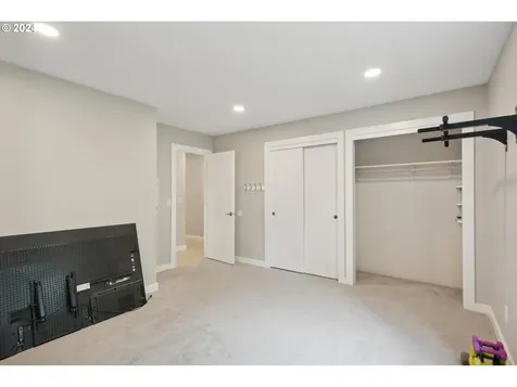 8793 SW Iroquois Drive Tualatin OR 97062