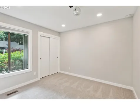 8793 SW Iroquois Drive Tualatin OR 97062