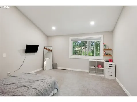 8793 SW Iroquois Drive Tualatin OR 97062