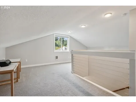 8793 SW Iroquois Drive Tualatin OR 97062