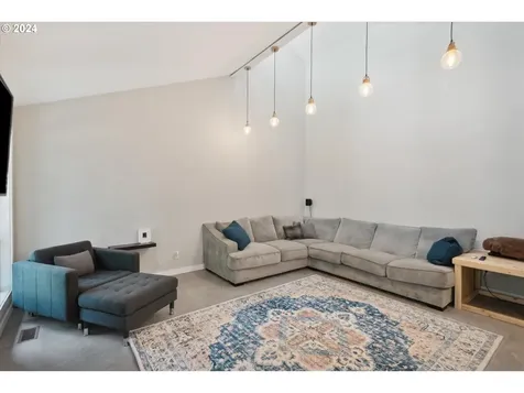 8793 SW Iroquois Drive Tualatin OR 97062