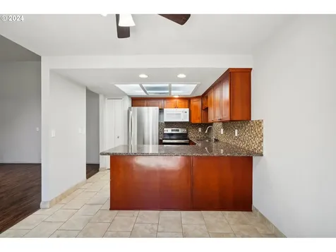 14852 Ne Graham Street Portland OR 97230