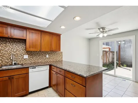 14852 Ne Graham Street Portland OR 97230