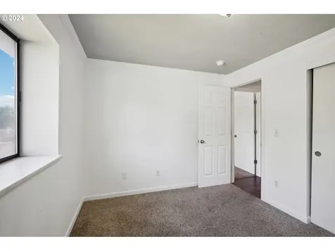 14852 Ne Graham Street Portland OR 97230