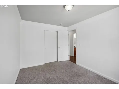 14852 Ne Graham Street Portland OR 97230