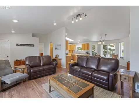 1235 Yew Street Florence OR 97439