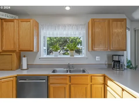 1235 Yew Street Florence OR 97439