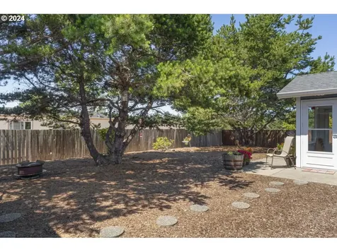 1235 Yew Street Florence OR 97439