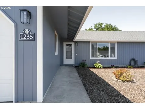 1235 Yew Street Florence OR 97439