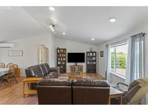 1235 Yew Street Florence OR 97439