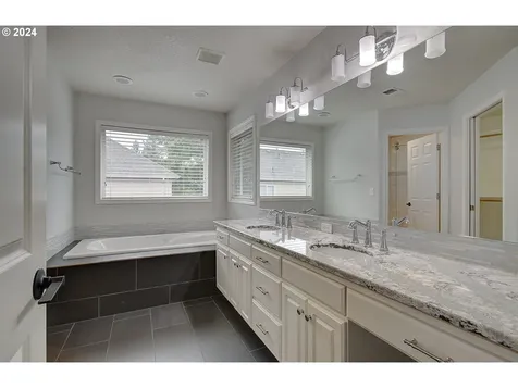 2455 Michael Drive West Linn OR 97068