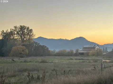 304 Dairy Loop Road Roseburg OR 97471